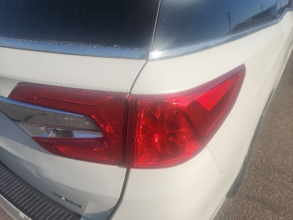 Used 2018 White Honda Elite image 14