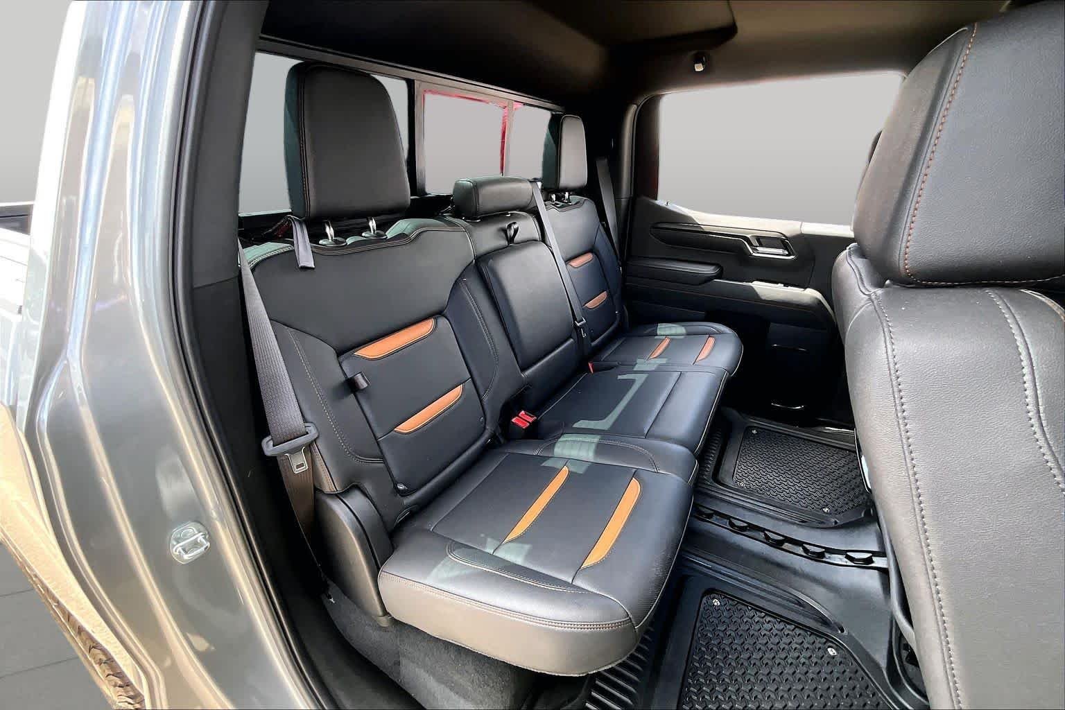 Used 2023 Sterling Metallic GMC AT4 image 20