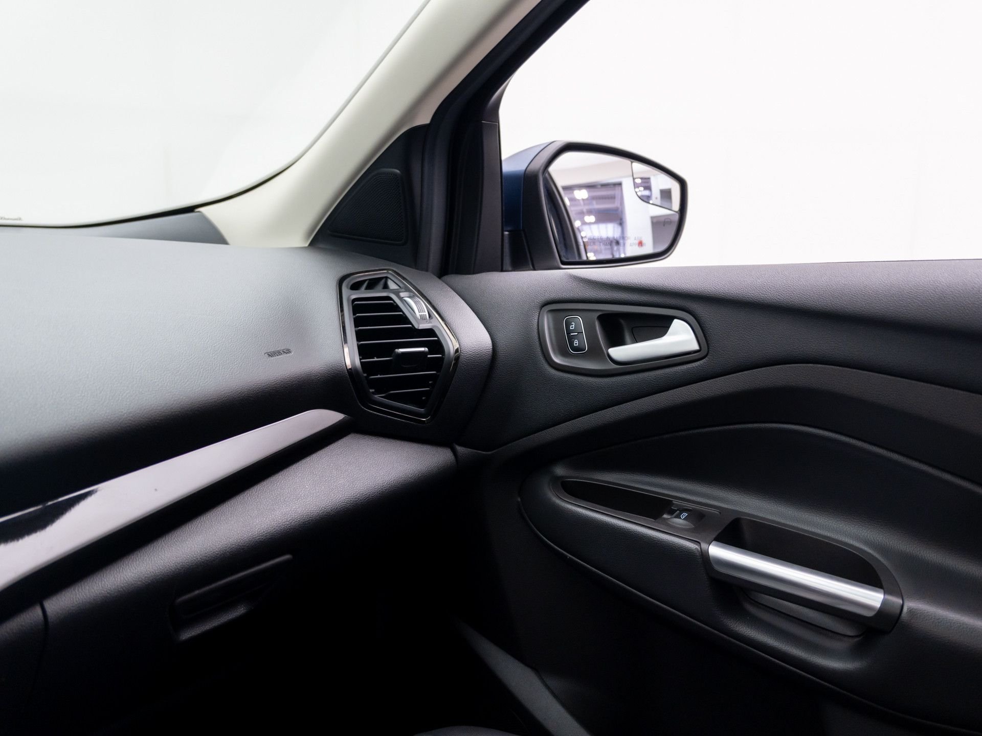 Used 2018 Blue Ford Titanium image 30