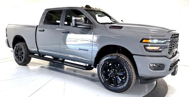 New 2027 RAM 2500 Big Horn 4x4 Crew Cab