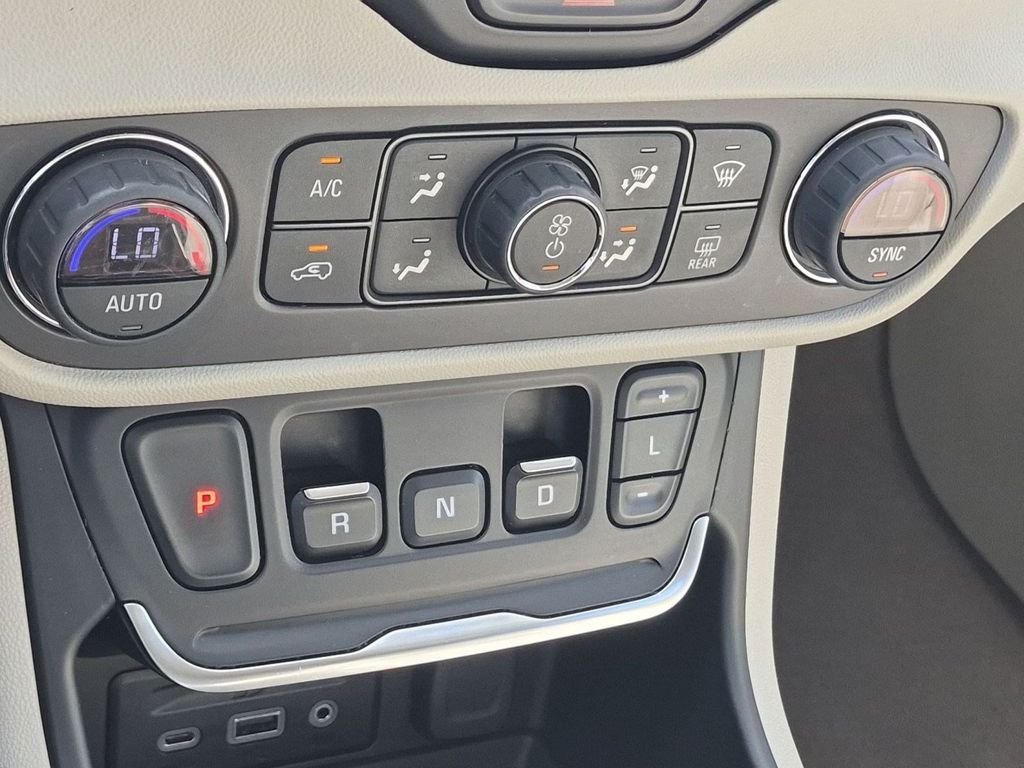 Certified Used 2018 Summit White GMC Denali image 19