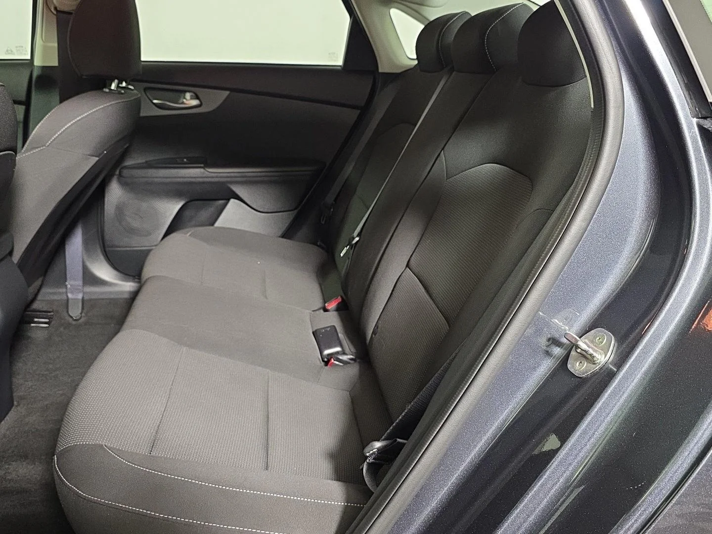 Used 2020 Gravity Gray Kia LXS image 18