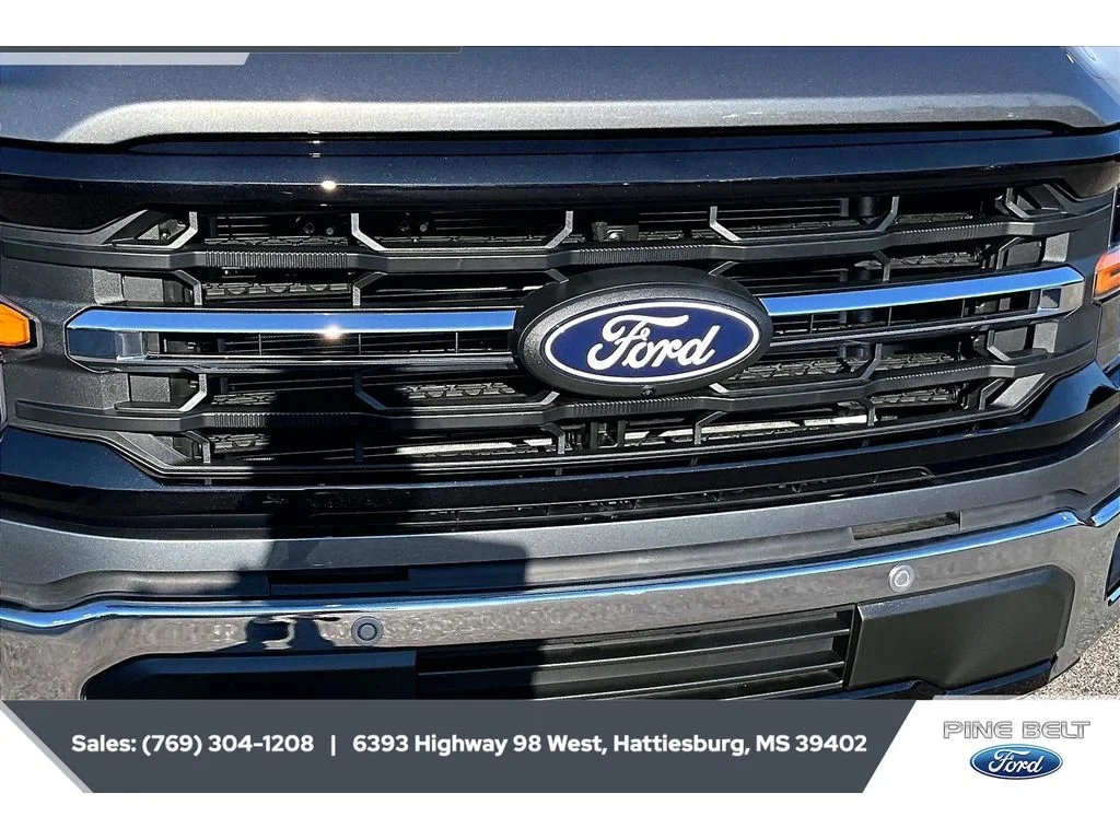 New 2026 Carbonized Gray Metallic Ford XLT image 22