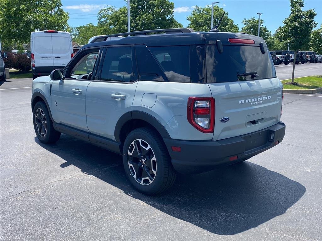 Used 2021 Cactus Gray Ford Outer Banks image 8