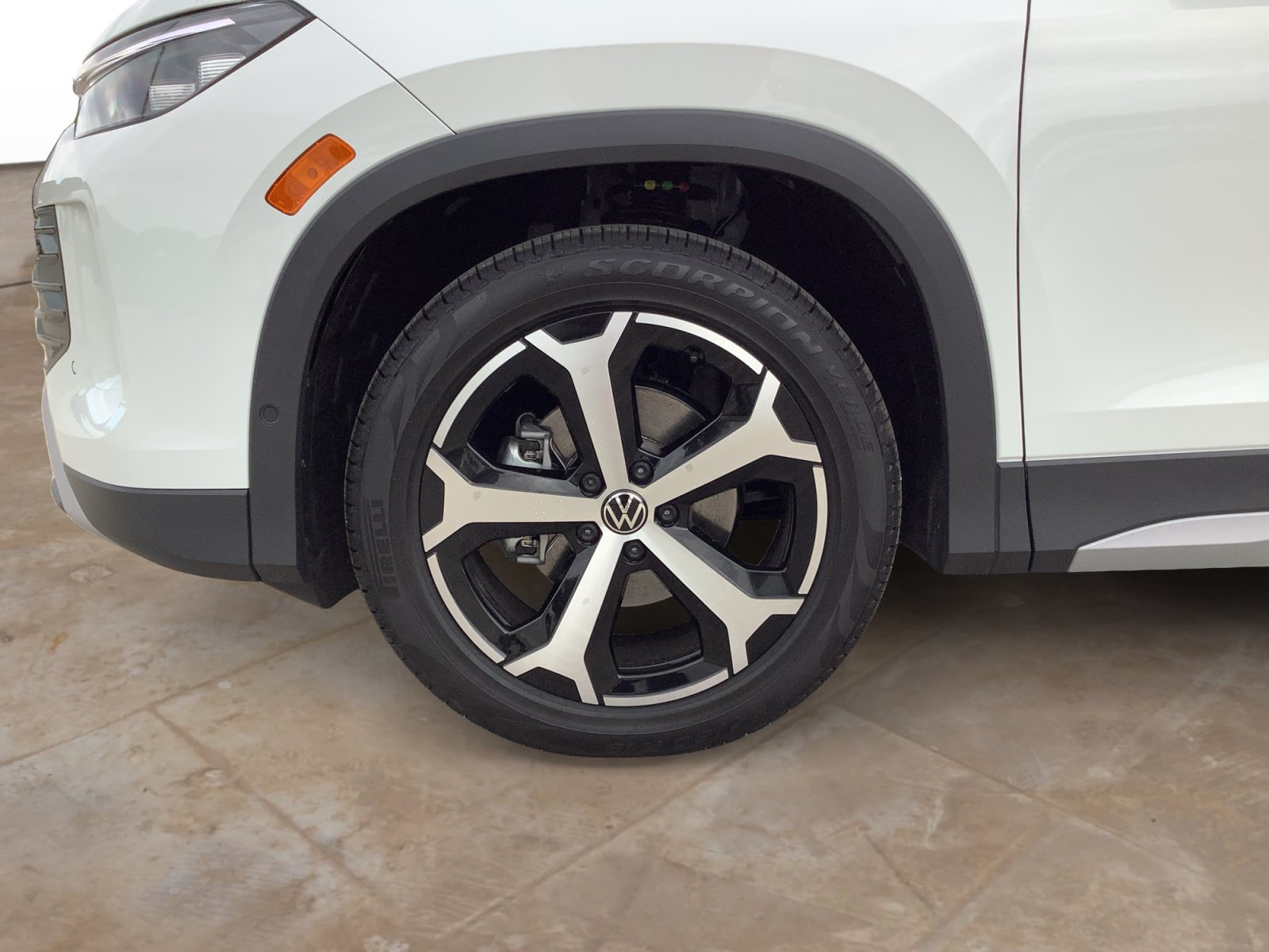 New 2026 PURE WHITE Volkswagen SE image 10