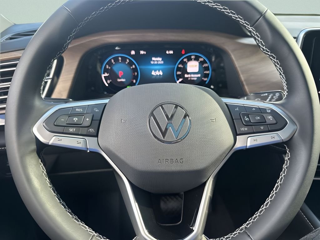 New 2026 Pure Gray Volkswagen 2.0T SE w/Technology image 14