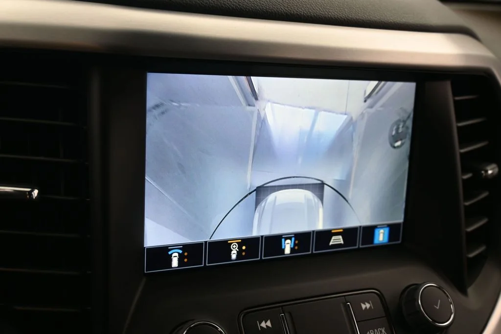 Used 2023 Sterling Metallic GMC SLT image 22