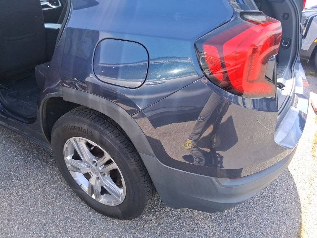 Used 2019 Blue GMC SLE image 18
