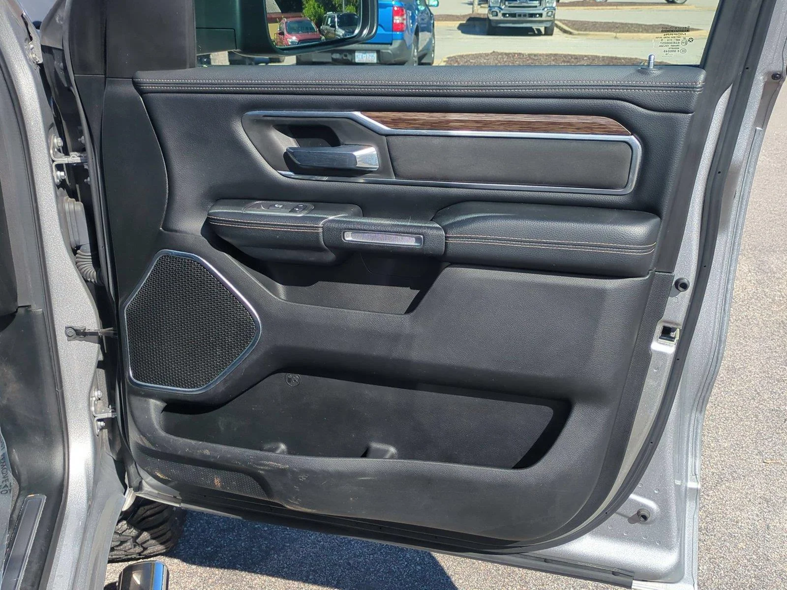 Used 2019 Billet Silver Metallic Clearcoat Ram Laramie image 36
