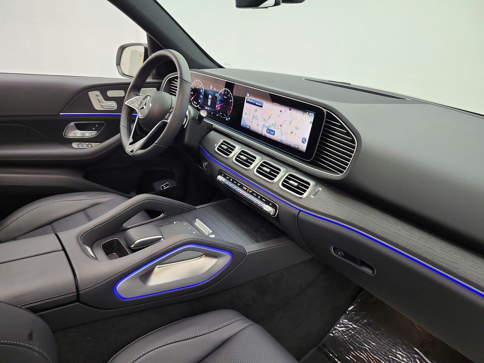 Certified Used 2026 Polar White Mercedes-Benz GLE 450 4MATIC® SUV image 18