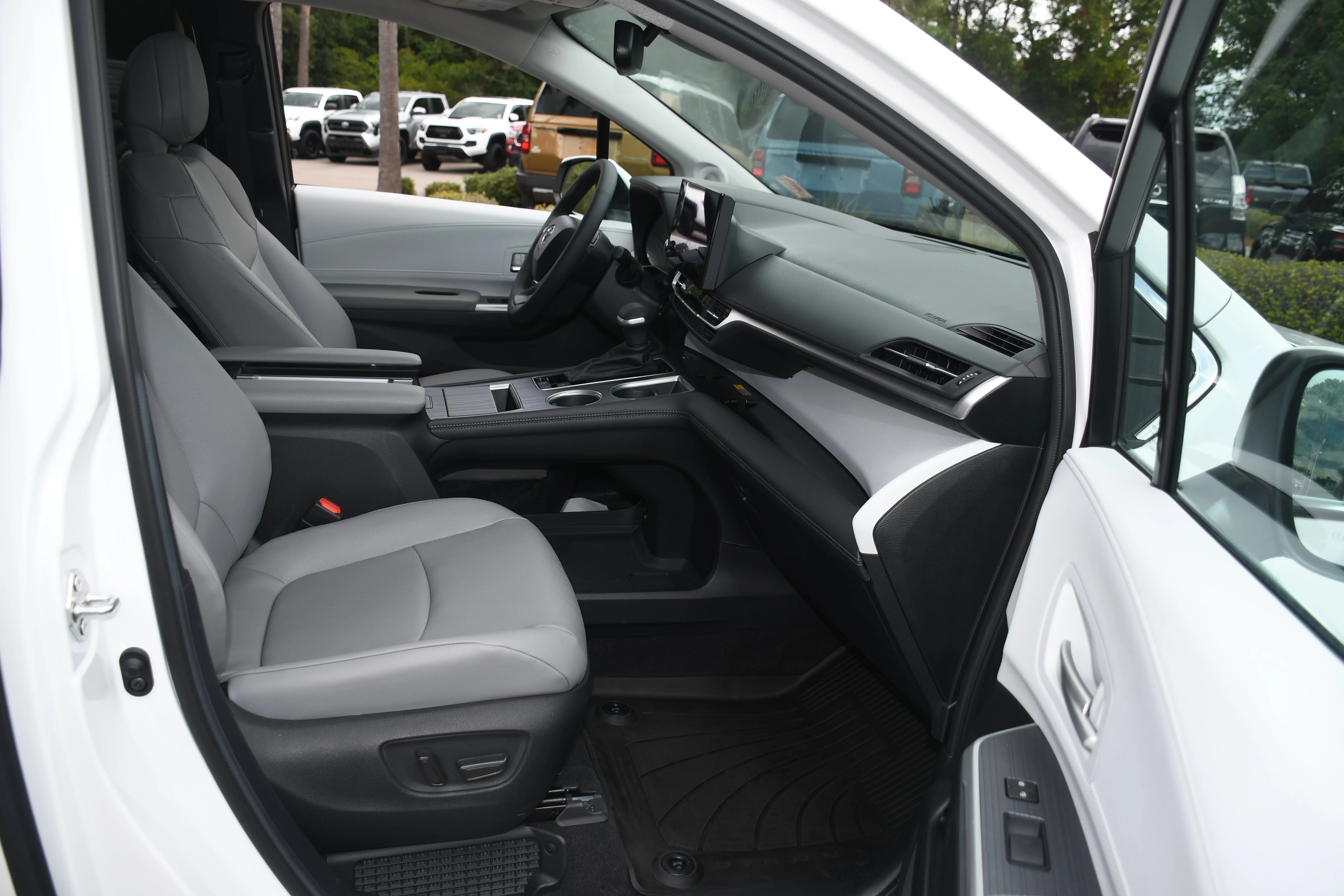 Used 2026 Beige Toyota XLE image 21
