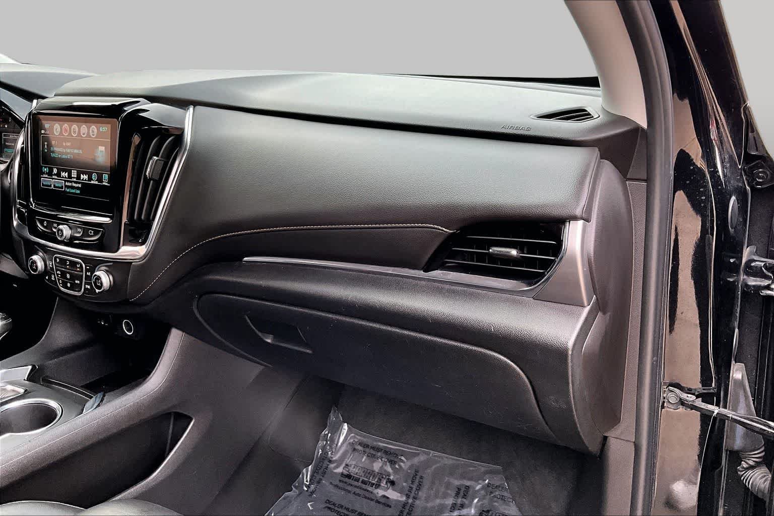 Used 2018 Mosaic Black Metallic Chevrolet LT Leather image 18