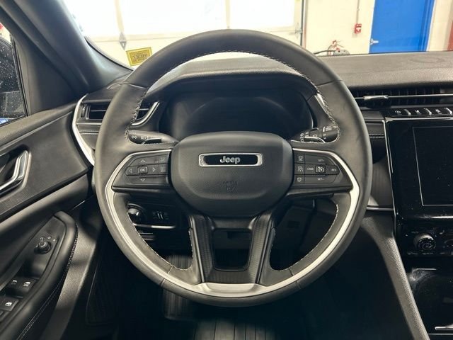 Used 2024 Diamond Black Crystal Pearlcoat Jeep Altitude X image 13
