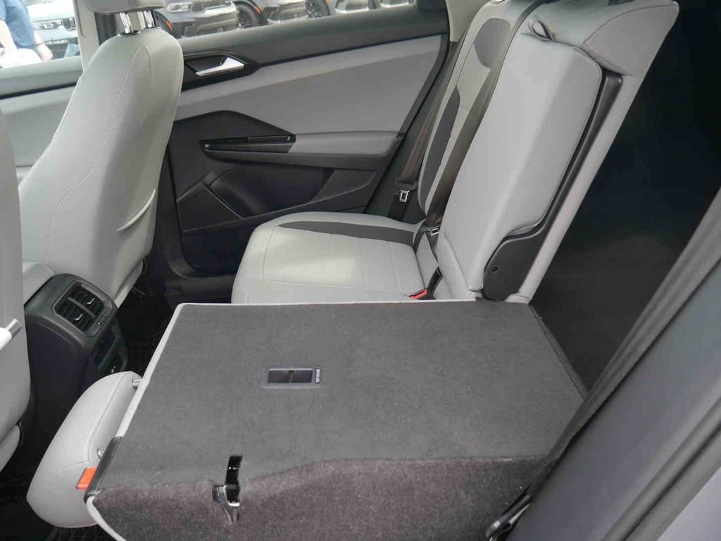 Used 2023 Gray Volkswagen 1.5T SE image 15