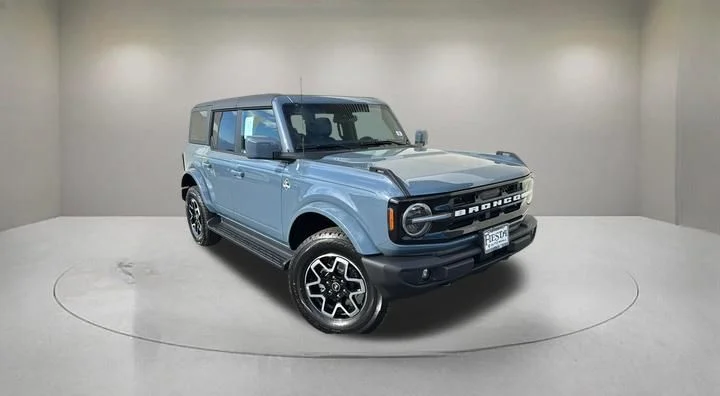 2025 Ford Bronco Outer Banks 4x4's photo