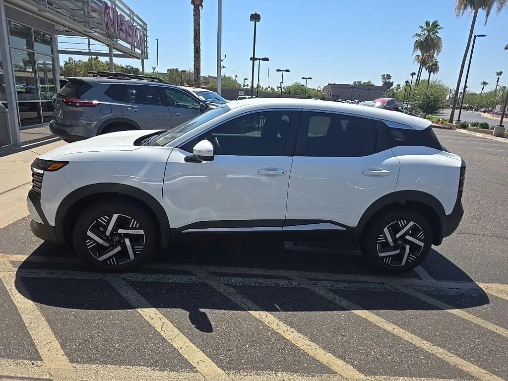 Used 2025 White Nissan SV image 3