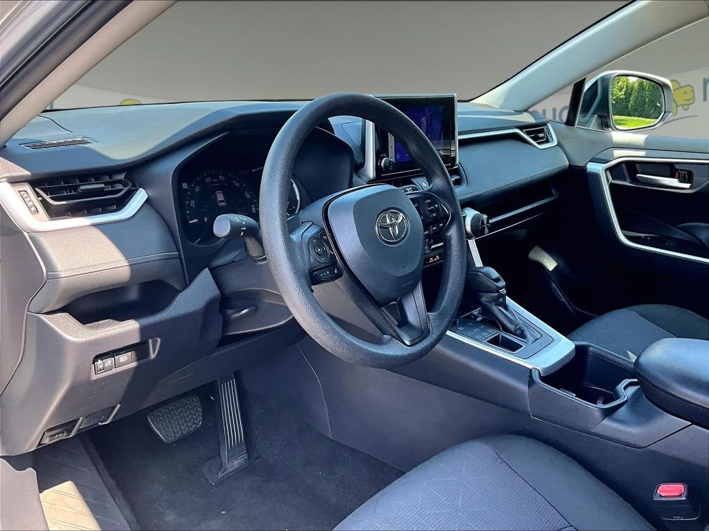 Used 2025 Silver Toyota XLE image 8