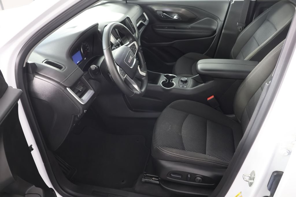 Used 2023 White GMC SLE image 18