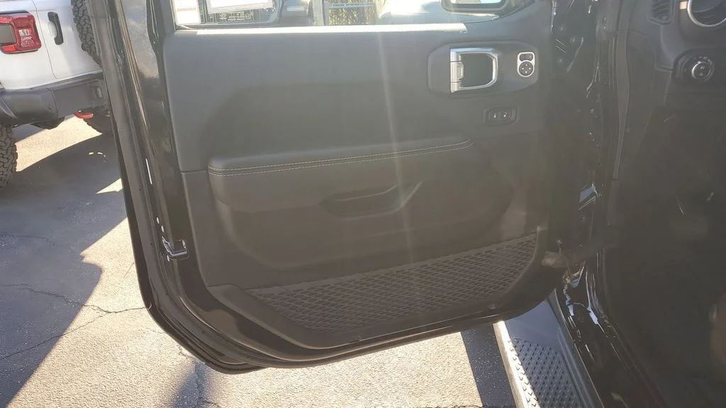 Used 2025 Black Jeep High Tide image 20