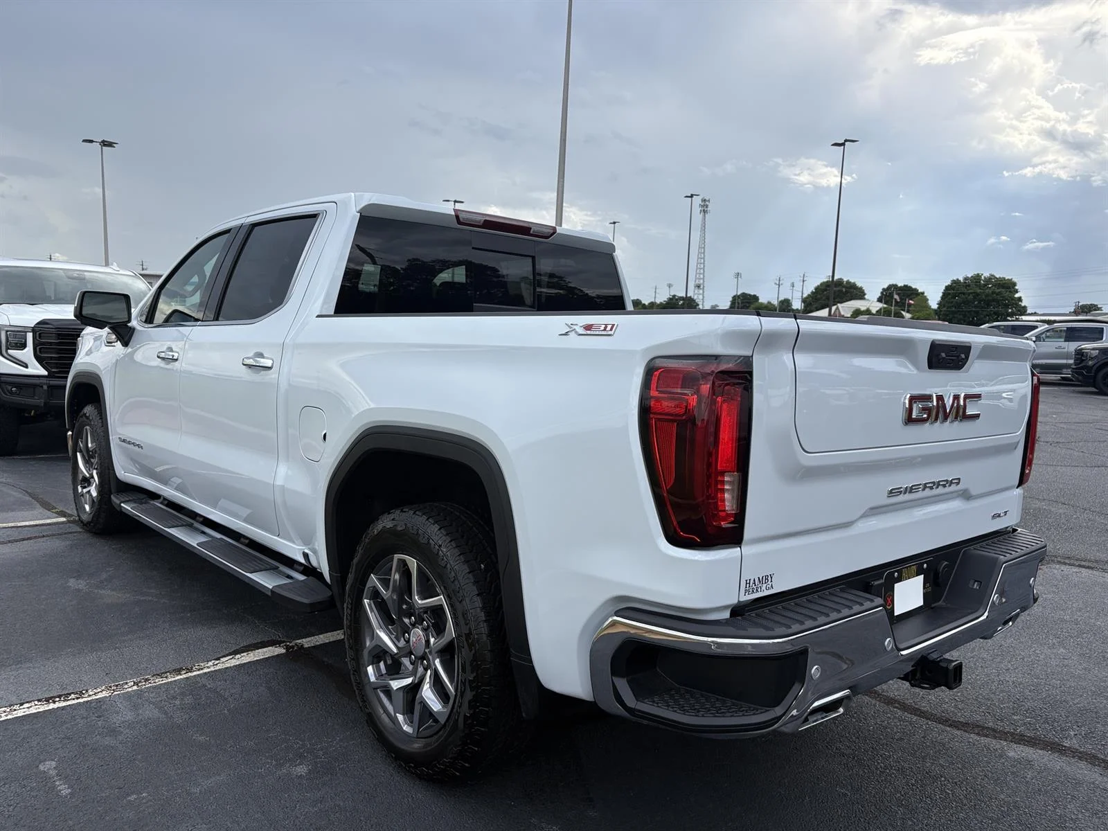 Used 2026 Glacier White Tricoat GMC SLT image 4