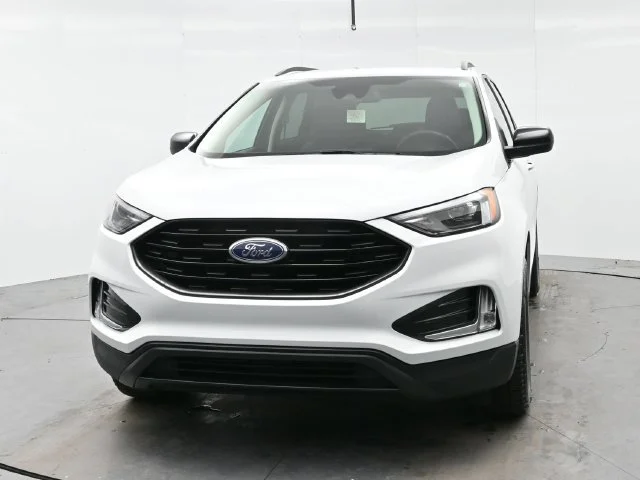 Used 2024 Oxford White Ford SEL image 2