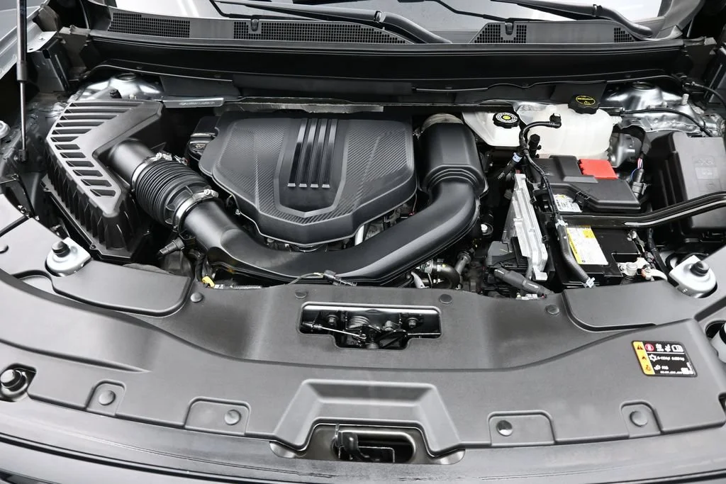 Used 2026 Silver GMC Elevation image 15