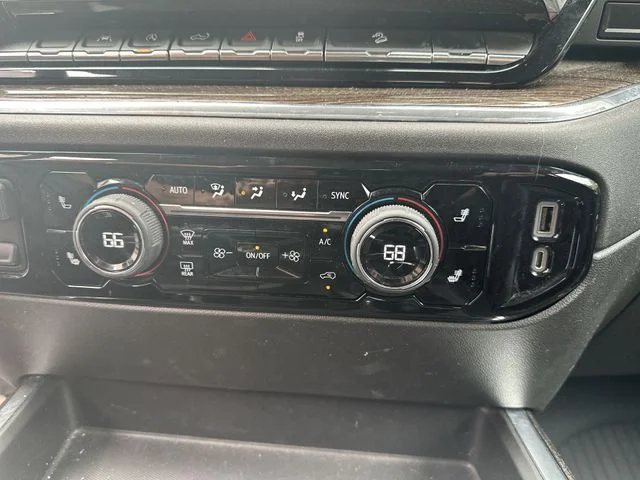 Used 2023 Red Chevrolet RST image 39