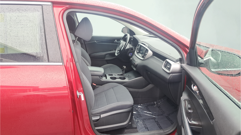 Used 2018 Red Kia LX image 16