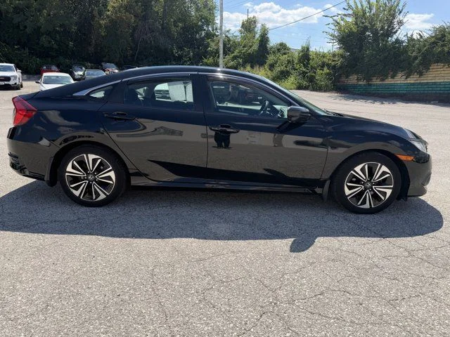 Used 2017  Honda EX-T image 8