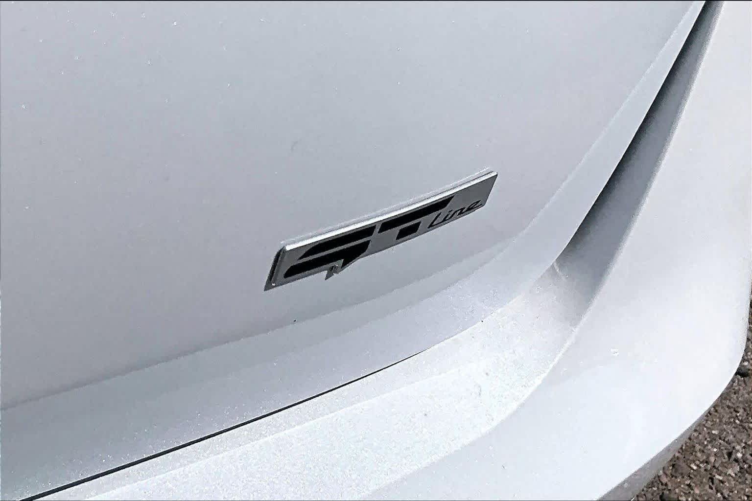 Used 2025 Snow White Pearl Kia GT-Line image 8