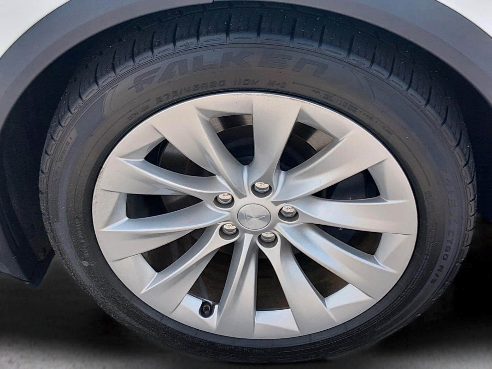Used 2017  Tesla 90D image 12