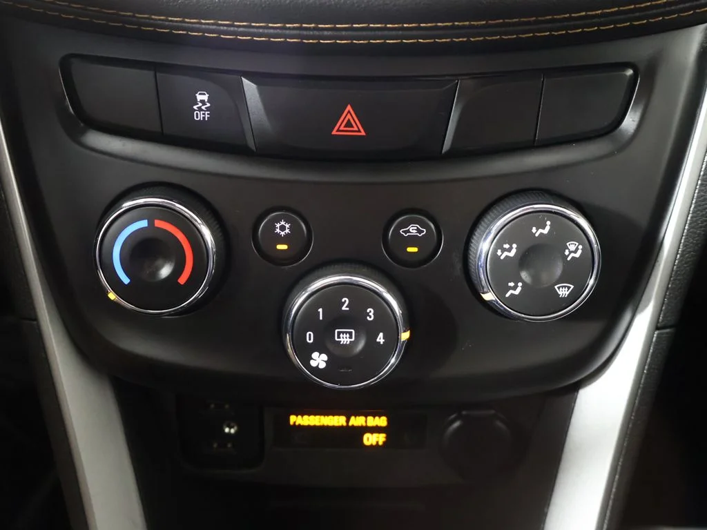 Used 2020 White Chevrolet LT image 40