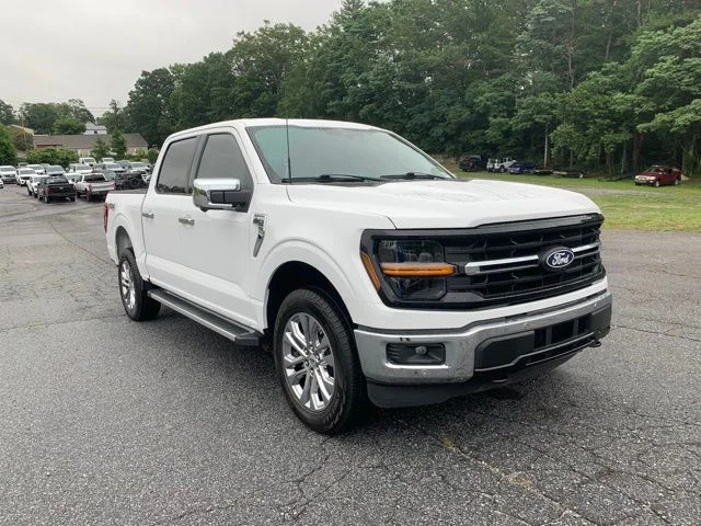 Certified Used 2024 Oxford White Ford XLT image 2