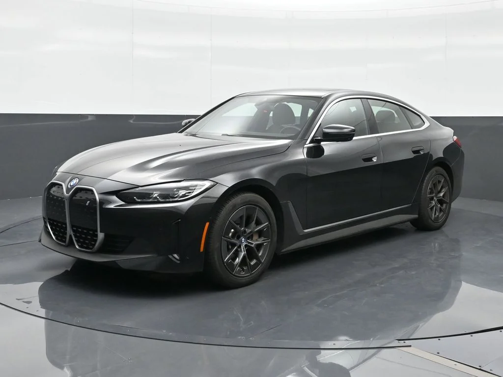 2023 BMW i4 eDrive35's photo