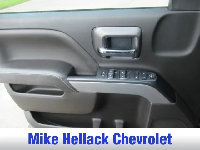 Used 2018 BLACK Chevrolet LT image 17