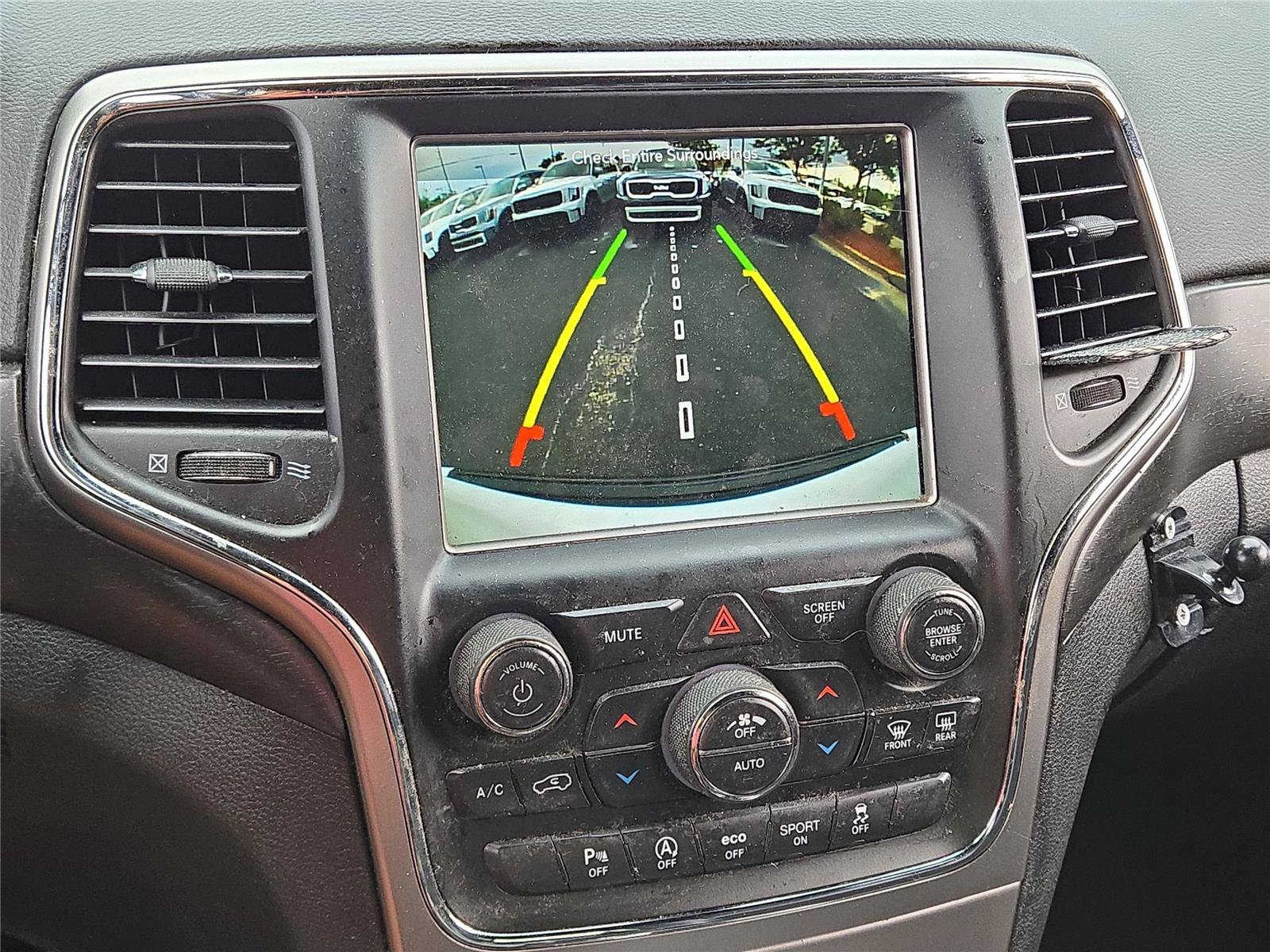 Used 2018 White Jeep Laredo E image 27