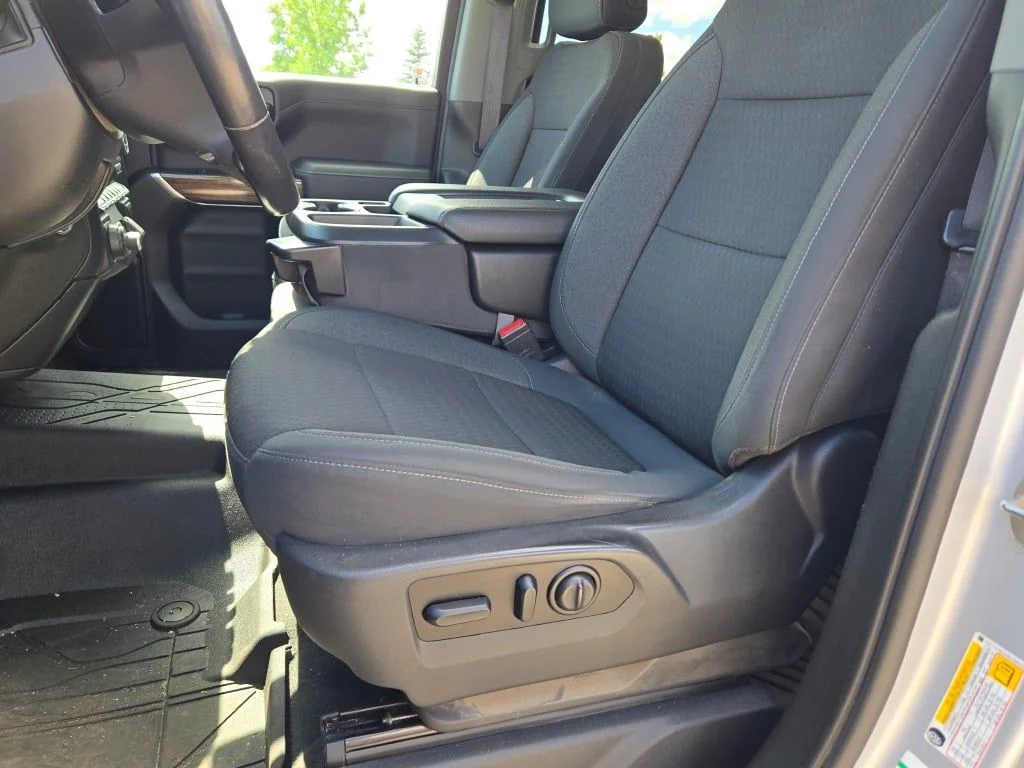 Used 2021 Silver Chevrolet LT image 23