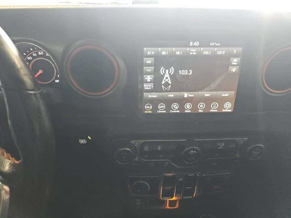 Used 2022 Green Jeep Mojave image 6