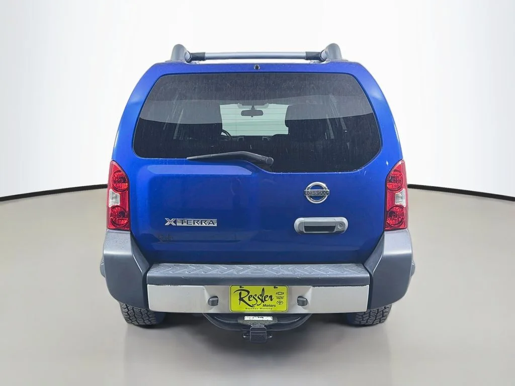 Used 2015 Blue Nissan S image 7