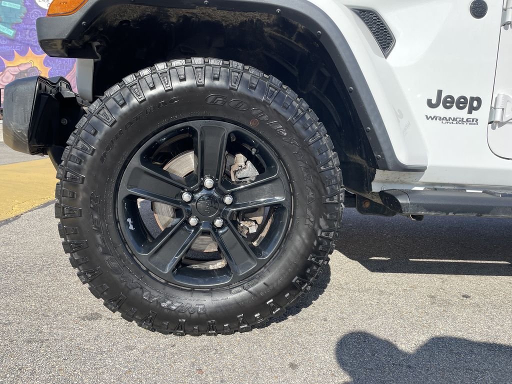 Used 2020 White Jeep Unlimited Sahara Altitude image 9