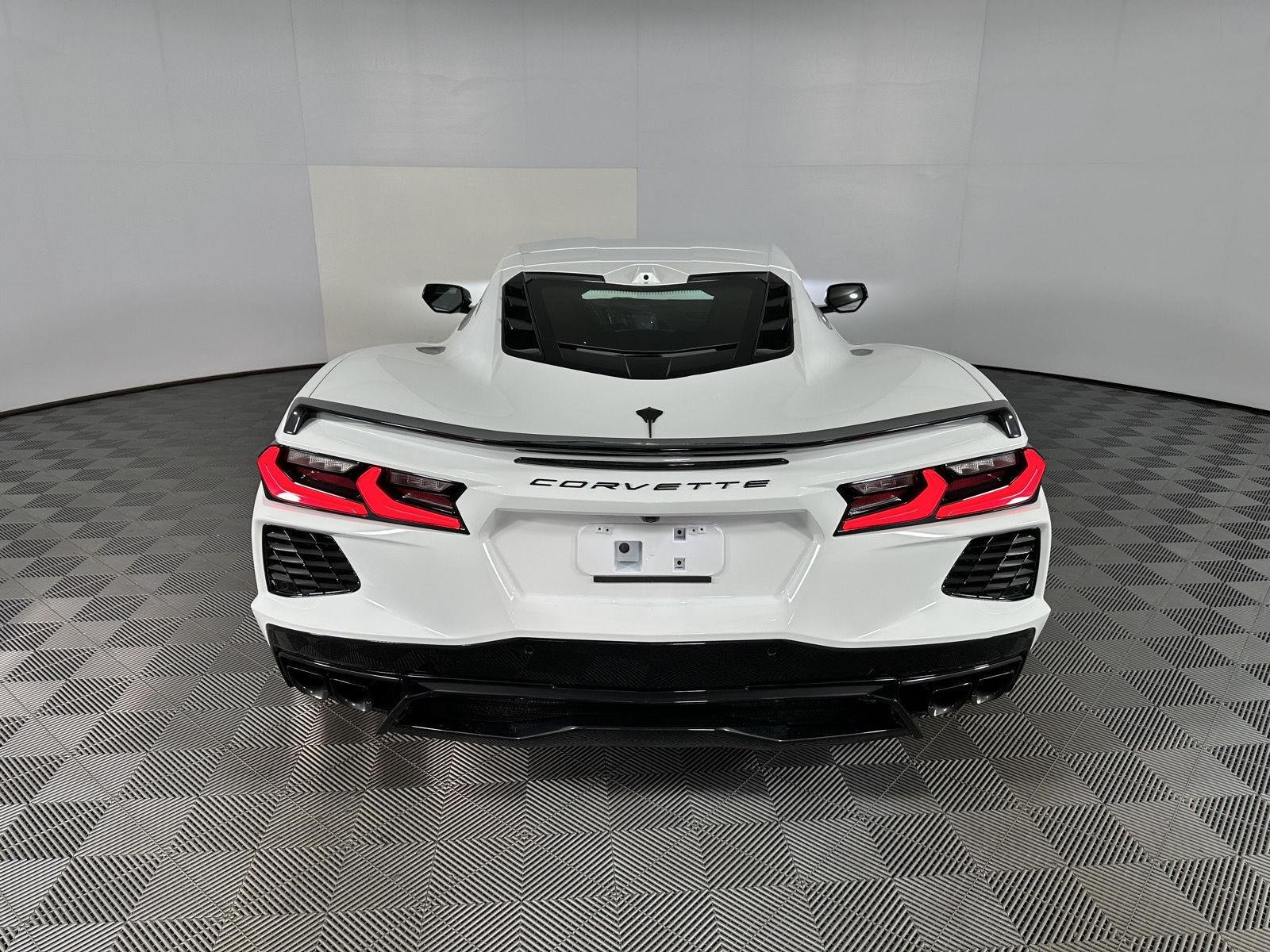 Used 2025 Arctic White Chevrolet 1LT image 23