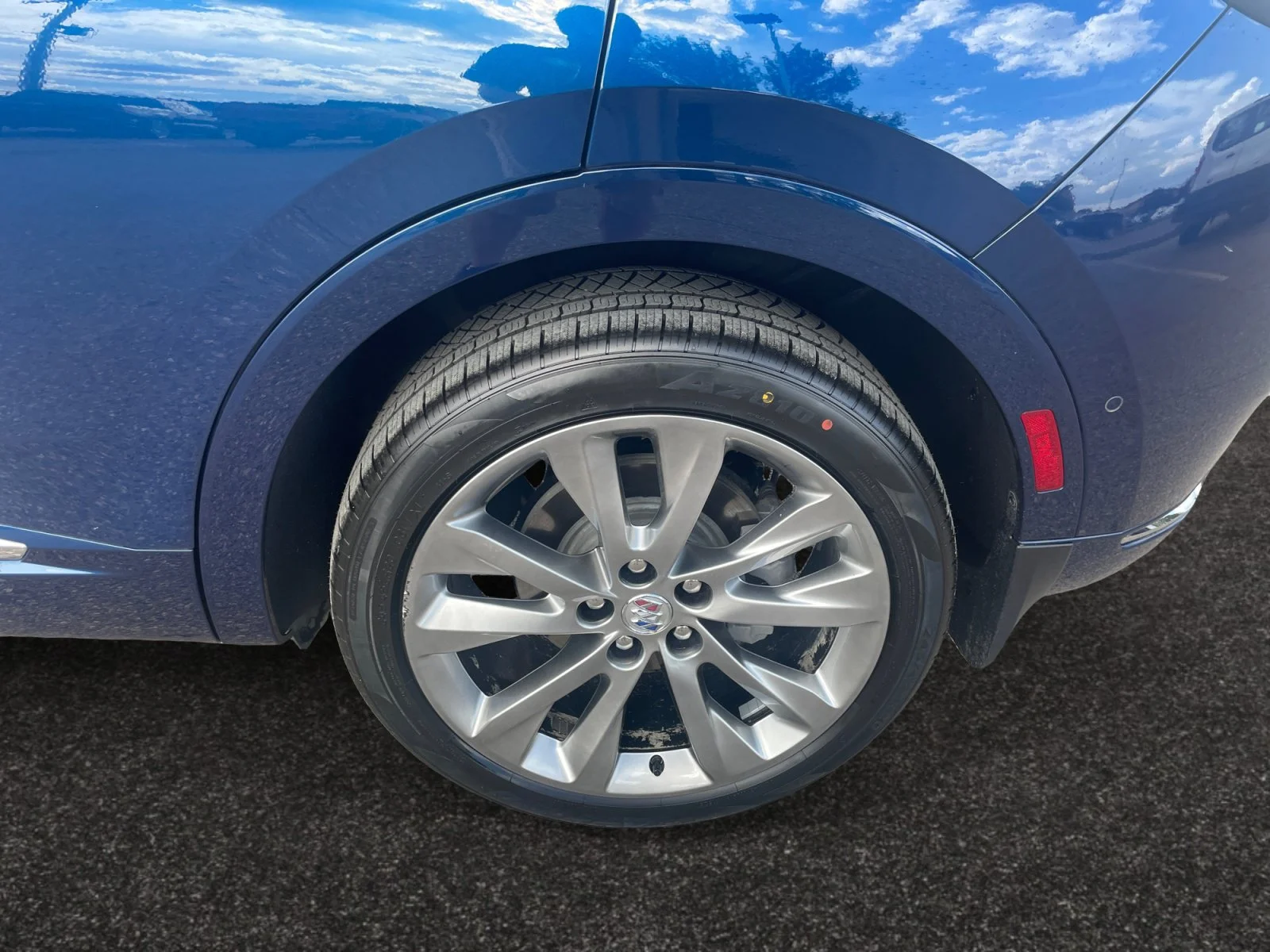 Used 2023 Blue Buick Avenir AWD image 9