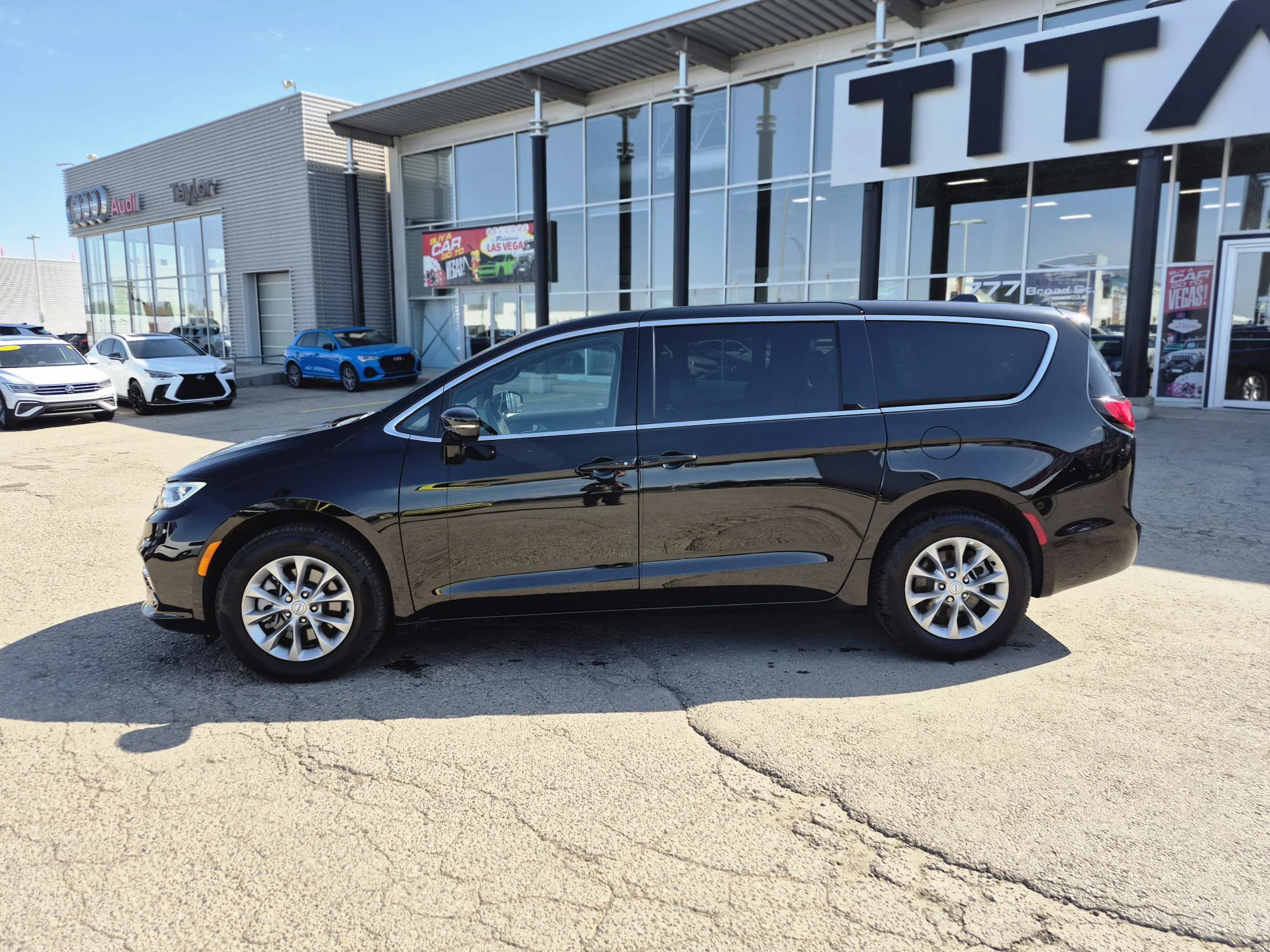 Certified Used 2026 Diamond Black Crystal Pearl Chrysler Select AWD*7 Pass | Adaptive Cruise | Remote Start | Htd Leather | Pano Roof | Htd Wheel | CarPlay image 12