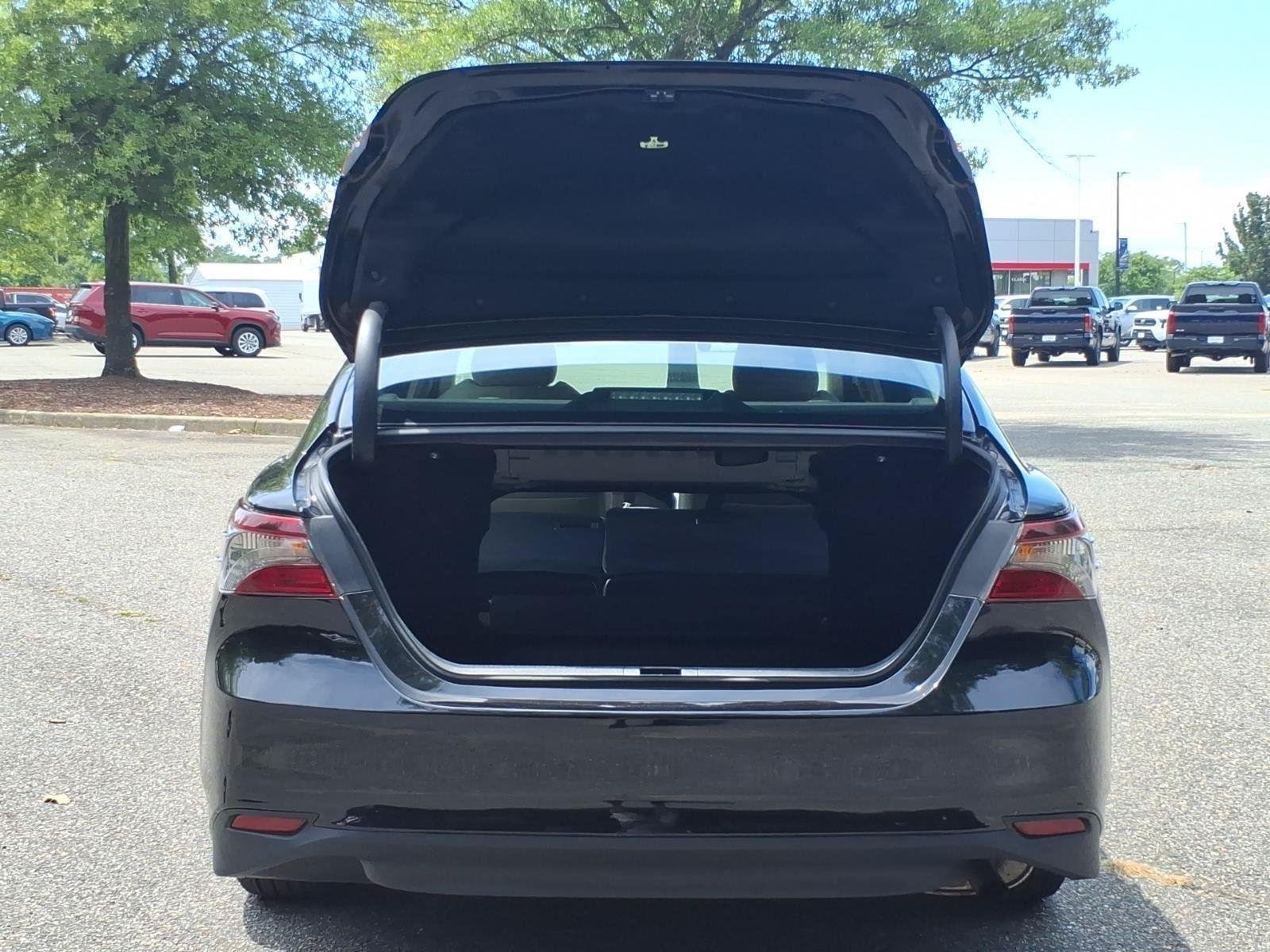 Used 2024  TOYOTA  image 29