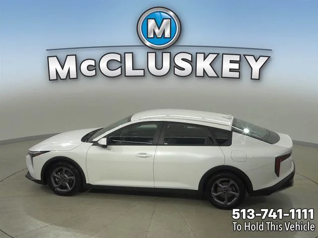 Used 2025 White Kia LXS image 10