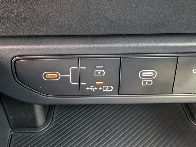 New 2026 Snow White Pearl Kia LX image 21