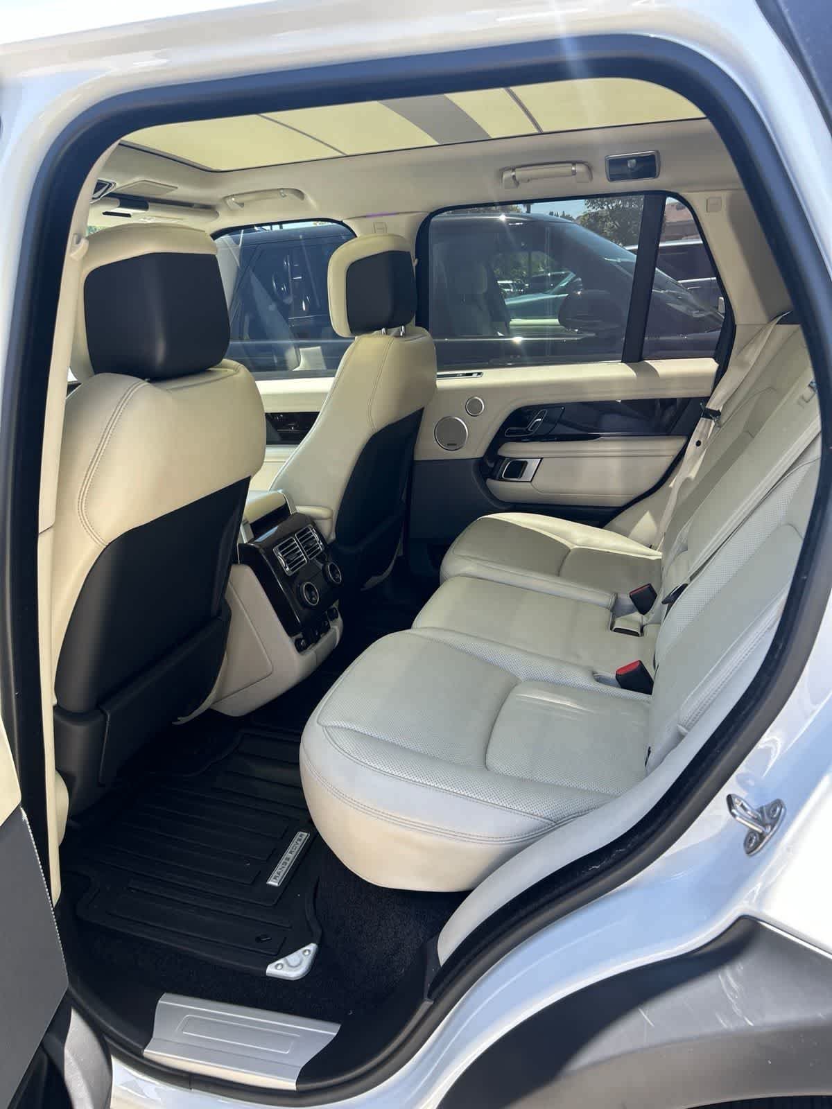 Used 2020  Land Rover HSE image 7