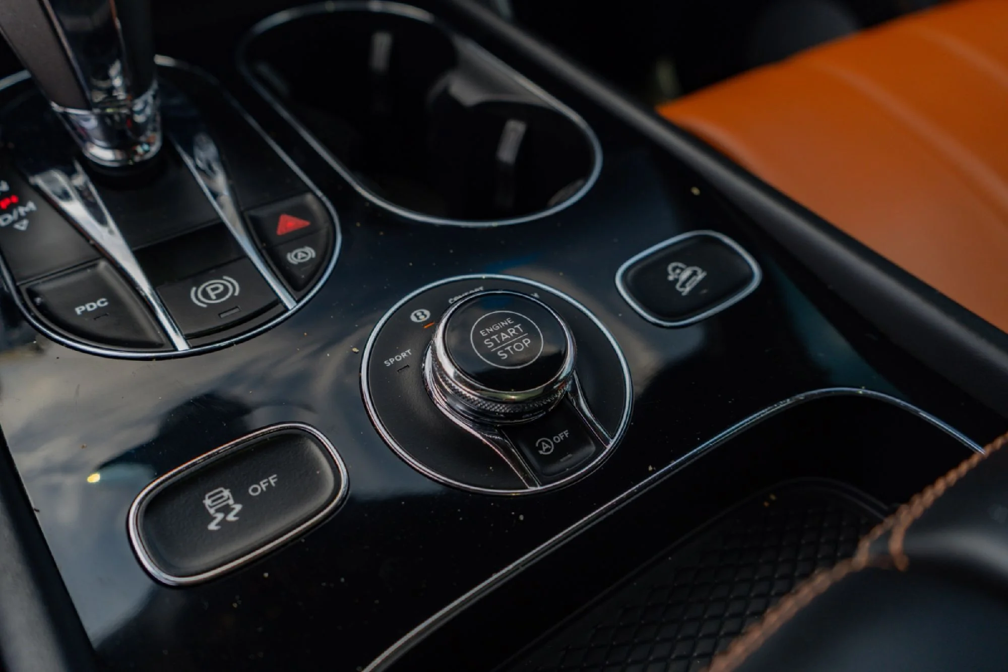 Used 2019 Black Bentley V8 image 17