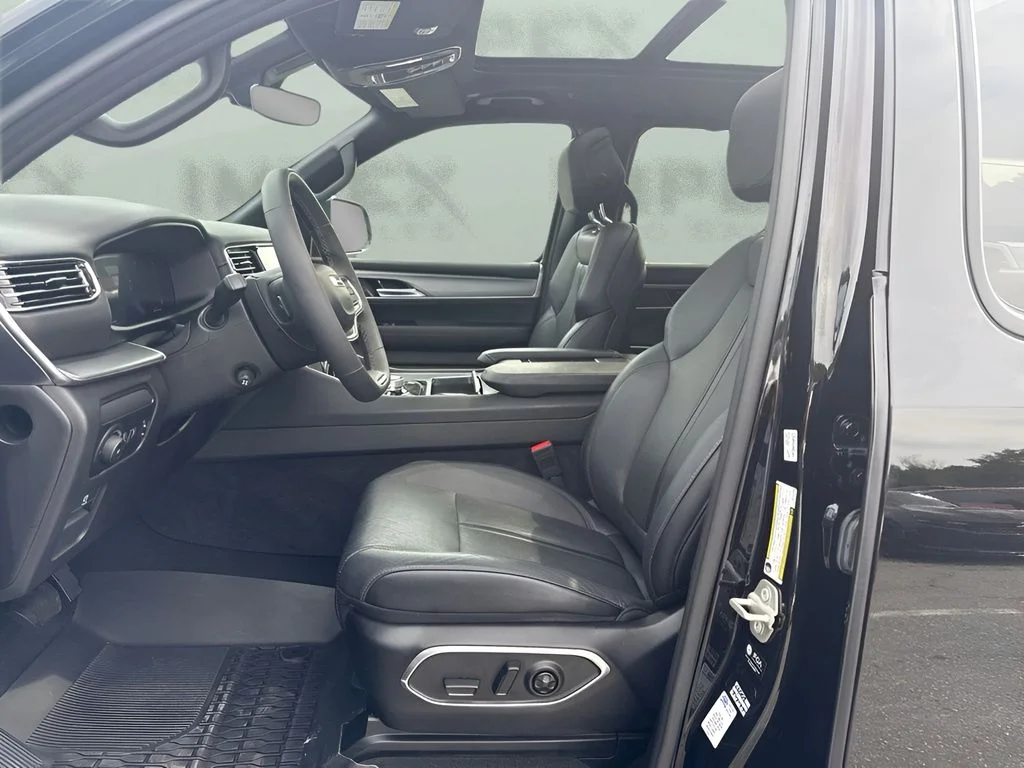 Used 2024 Black Jeep Series II image 9