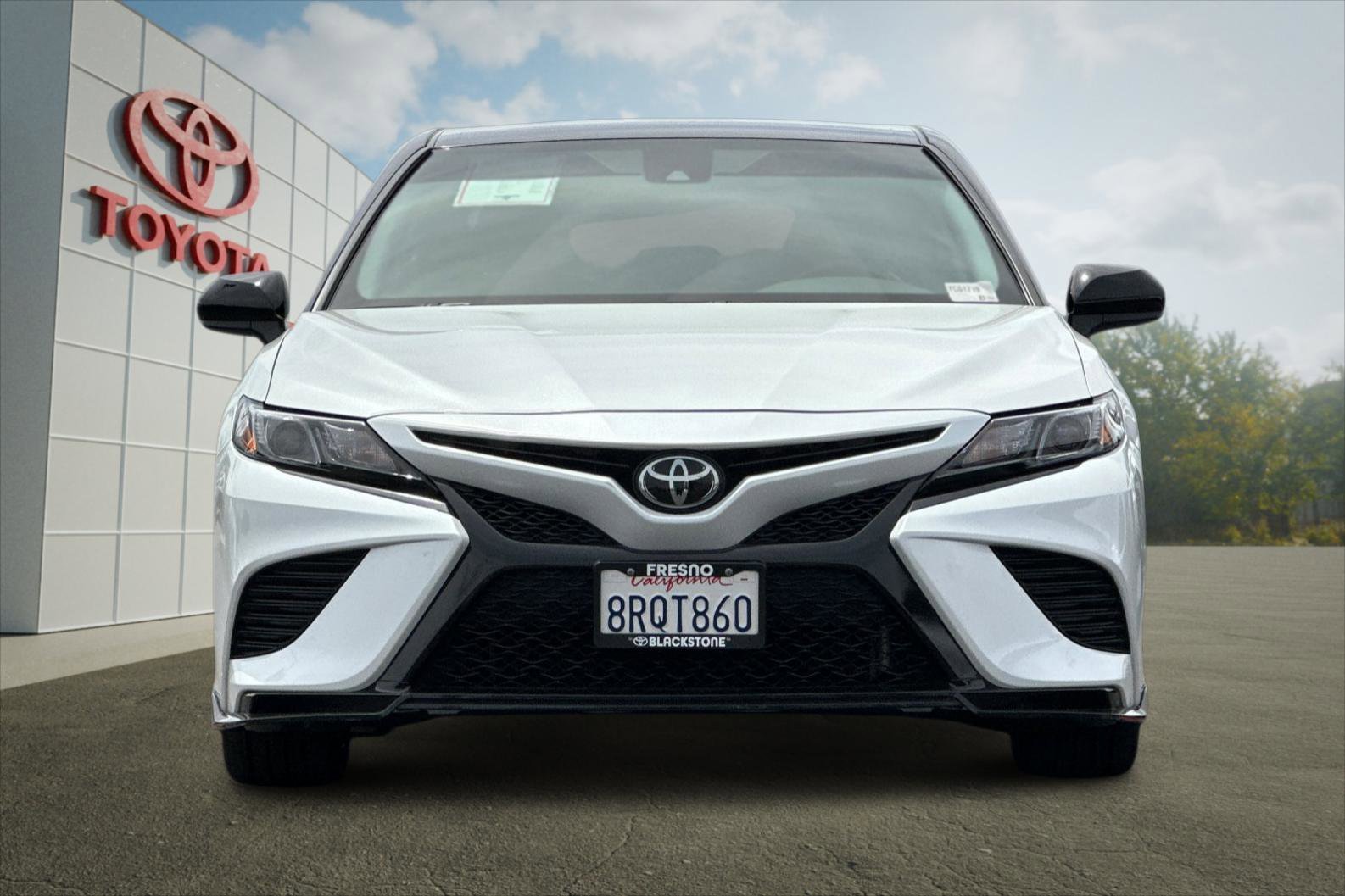 Certified Used 2020 Wind Chill Pearl/Midnight Black Metallic Toyota XSE V6 image 8
